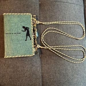 Stylish Green Crossbody Bag